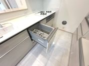 【食洗器付きシステムキッチン】
