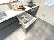 【食洗器付きシステムキッチン】