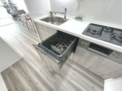 【食洗器付きシステムキッチン】