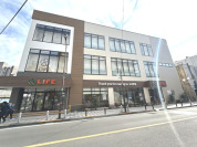 ライフ梅島駅前店