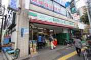 ローソンストア100上中里3丁目店