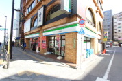 ファミリーマート日暮里店