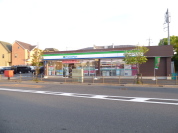 ファミリーマート足立平野店