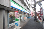 ファミリーマート鹿浜二丁目店