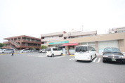 ローソンストア100足立竹の塚七丁目店
