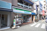 ファミリーマート北千住駅東口店