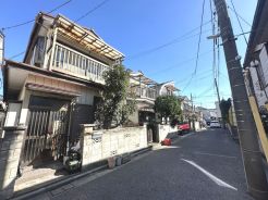 交通量も少なく閑静な住宅街