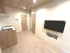 新規内装リフォーム実施、新築のように生まれ変わったお部屋で新生活が始められます。充実の設備と室内をぜひ現地をご確認ください！
