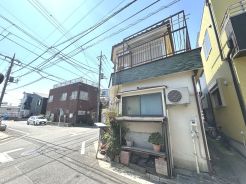 角地につき陽当り良好。是非現地でご確認ください！