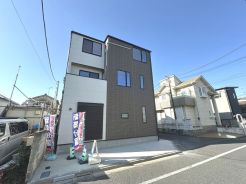 ＬＤＫ１６．３帖、主寝室８．１帖の４ＬＤＫ+車庫。始発駅「見沼代親水公園」駅利用で都心へ快適アクセス！【2026年1月撮影】