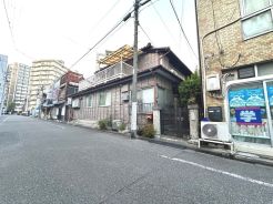 三ノ輪駅徒歩３分、４路線３駅利用可の好立地です。