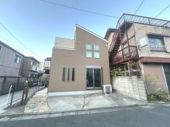 ２０１７年築の築浅住宅、室内大変きれいです。空室につきいつでも内覧可能。