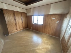 ２面採光の明るい室内。光を採り込むために計算された設計となっています。陽当りの良さを是非現地でご体感ください！
