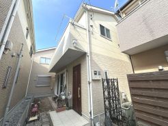 西新井大師西駅徒歩５分、２０１０年築の２階建て４ＳＬＤＫプラスカースペース２台