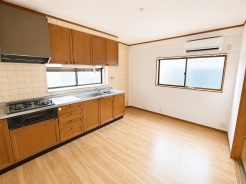 ２面採光の明るい室内空室につきいつでも内覧可能。現地で陽当りの良さをご確認ください！