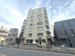 梅島駅徒歩７分、鉄骨鉄筋コンクリート造り８階建てマンション