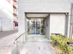 明るく開放的なエントランス、管理体制も良好です。
