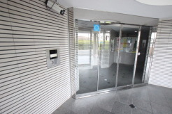 明るく開放的なエントランス、管理体制も良好です。
