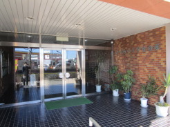 明るく開放的なエントランス、管理体制も良好です。
