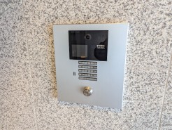 時代に即した安心のオートロックシステム。管理体制も良好です。
