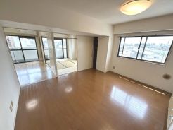 一日の中で最も長い時間を過ごすＤＫは９．２帖と広々、レイアウトもしやすく、広々とした空間には自然と家族の笑顔が集います。
