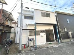 ２０２３年１月、外壁塗装工事実施済み。
