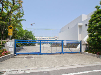 東綾瀬中学校