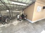 敷地内にバイク置場あります。(空・料金要確認)
