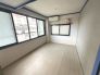 【４階部分】
飽きの来ないシンプルモダンなデザイン。木目を活かした建具が落ち着きのある室内を演出します。
