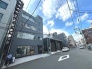 前面道路も８．ｍと広々。車庫入れの苦手な方でもラクラク駐車が可能です。
