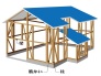 日本でいちばん多く採用されている代表的な工法で、柱に梁を組み合わせて建てることから「軸組み」と呼ばれ歴史あるお寺や神社、古民家などでも採用されています。日本の風土に合わせて発展し、長年の実績を誇るこの工法です。
