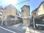 閑静な住宅街、前面道路は交通量も少なく小さなお子様がいるご家庭も安心。
