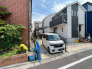 閑静な住宅街、前面道路は交通量も少なく小さなお子様がいるご家庭も安心。
