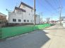 閑静な住宅街、前面道路は交通量も少なく小さなお子様がいるご家庭も安心。
