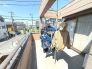 南向きの明るいバルコニーには明るい陽光が降り注ぎます。お洗濯物もすぐに乾きそうですね。
