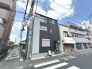 周辺環境も充実の立地。北浦和駅行きのバス停まで徒歩１分【2026年5月撮影】