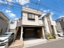 閑静な住宅街、前面道路は交通量も少なく小さなお子様がいるご家庭も安心。

