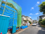 閑静な住宅街、前面道路は交通量も少なく小さなお子様がいるご家庭も安心。

