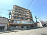 総タイル張り、アーバンライフに調和するシャープなデザインが印象的な洗練の住まい。
