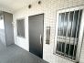 玄関は家の顔です。デザイン性のみならず防犯性にも優れた玄関ドアを採用しています。
