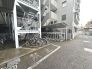 敷地内に駐輪場あります。(空・料金要確認)
