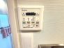 天気や時間に左右されずいつでもお洗濯物が乾かせる浴室換気乾燥機。暖房機能もありますので冬場などは、入浴前に暖めておくとヒートショック等の対策にも効果的です。
