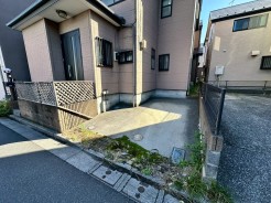 ワンボックスカーも駐車可能、前面道路6mですのでラクラク駐車