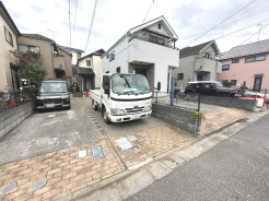 カースペース2台駐車可能!セカンドカーをお持ちのご家庭に最適。