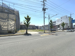 環七北通りに面す人通りの多いエリア。店舗用地やアパート用地に最適