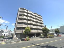 「北綾瀬」駅徒歩8分、1996年築、鉄筋コンクリート造8階建て