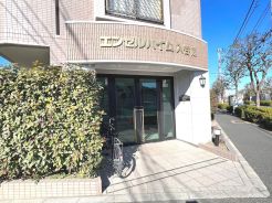 明るく開放的なエントランス、管理体制も良好です。