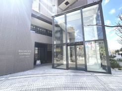 重厚な雰囲気を醸し出す、高級感のあるエントランス
