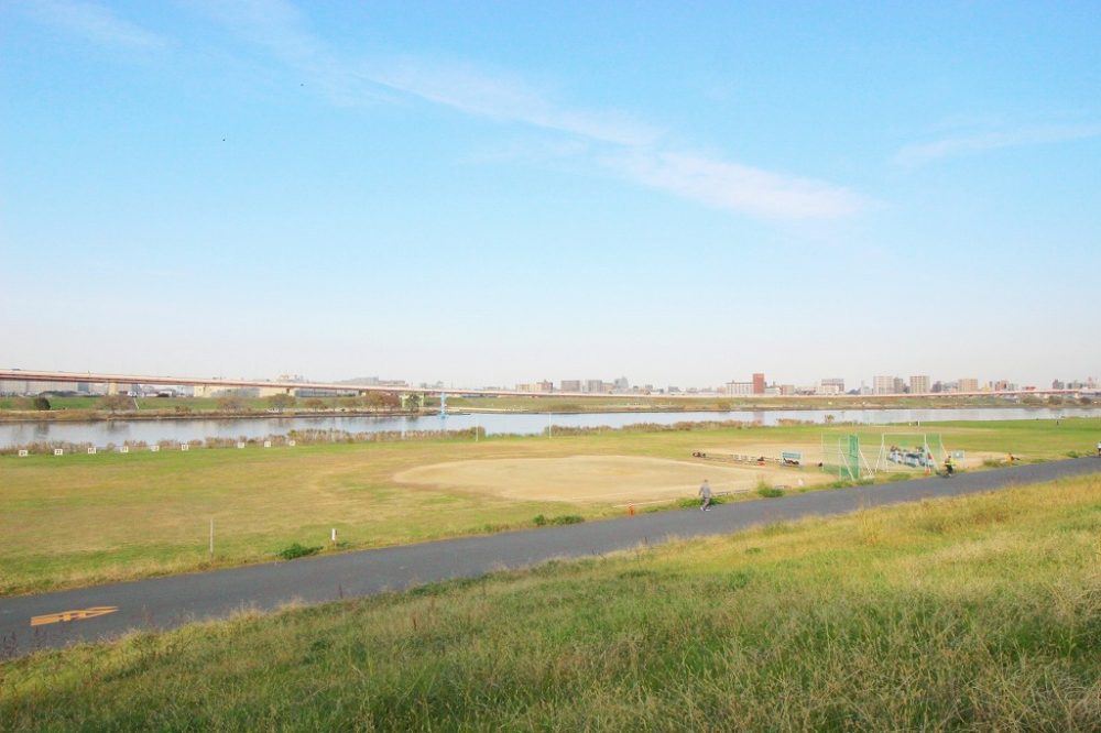 荒川河川敷（荒川土手）